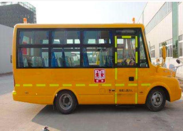 甘肅慶陽發(fā)生嚴重校車事故