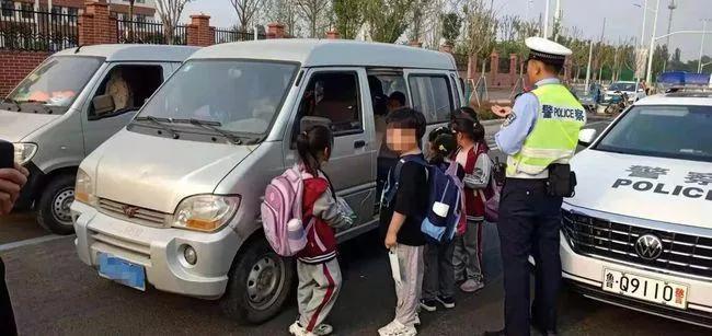 遷安一“校車”竟超載100% ，司機被判拘役并罰款！