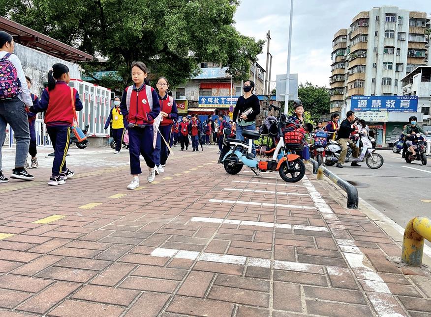 設(shè)護(hù)學(xué)崗校車公交化……惠州多方聯(lián)動紓解學(xué)校周邊交通擁堵