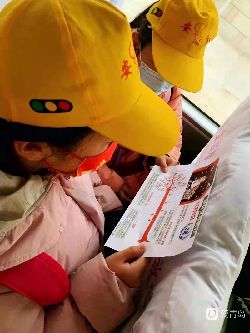 【交運(yùn)黃島溫馨校車】廉政文化進(jìn)車廂，“反腐”要從娃娃抓起