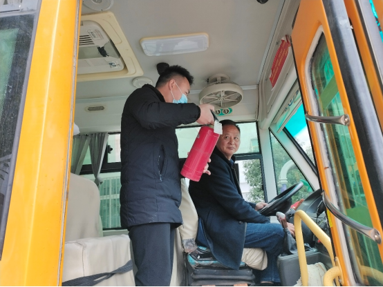 潭府鄉中心幼兒園：校車安全時時抓 師生安全放心間
