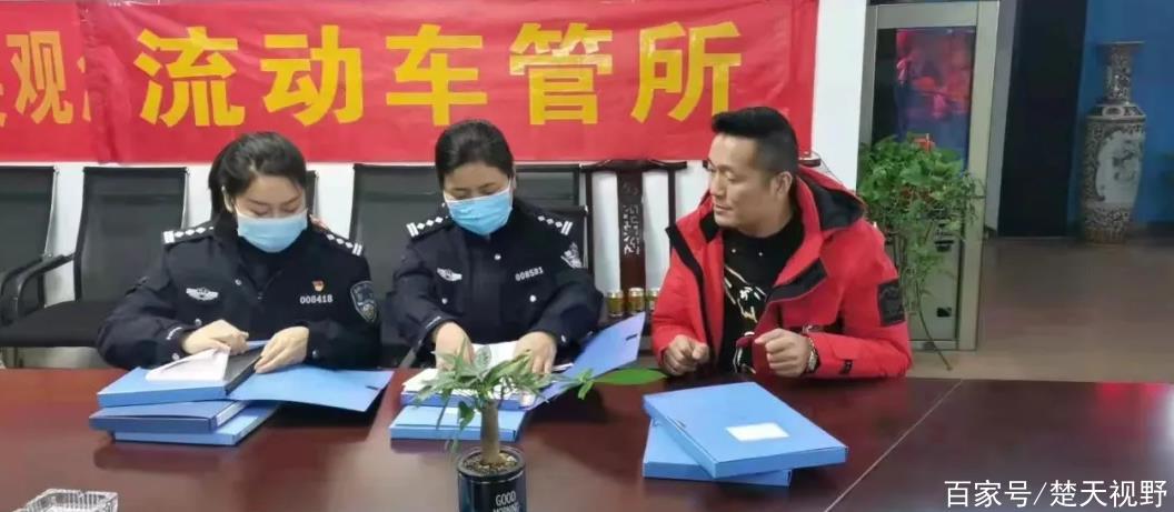 「警民“連心橋”」鄂州“流動車管所”開進校車公司