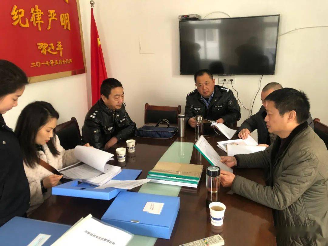 【安全】陽(yáng)新縣校車(chē)辦聯(lián)合陽(yáng)新交警、交運(yùn)局開(kāi)展2021年校車(chē)安全管理年終考核工作