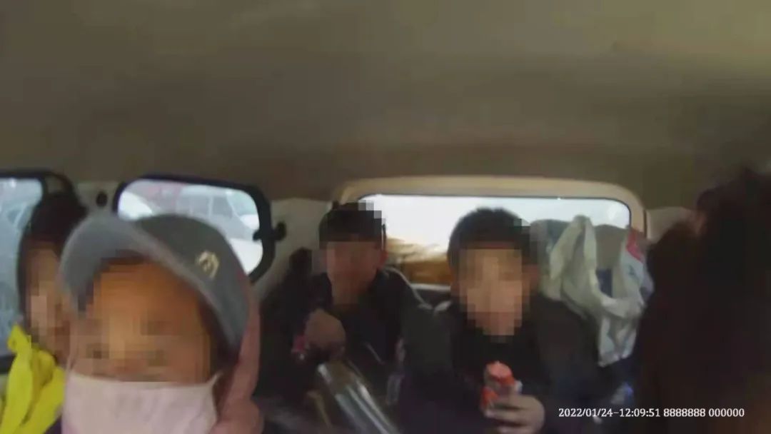 道路交通安全大會戰|違法案例大曝光（第九期）黑校車還超員，有必查、查必罰！