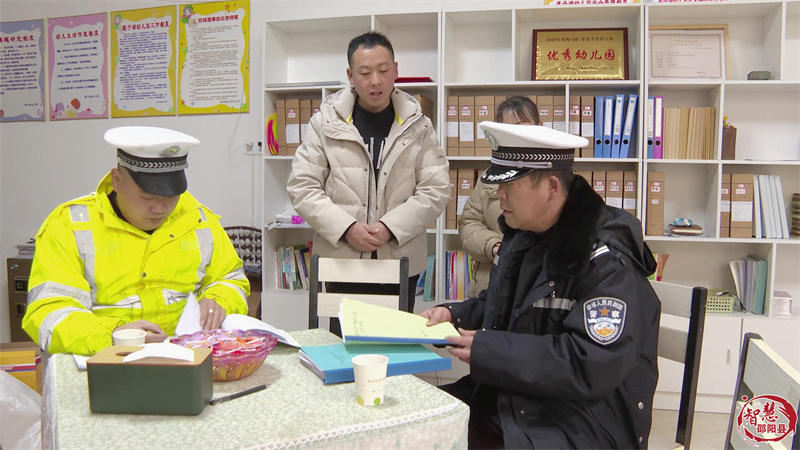 邵陽縣對校車進行“體檢”