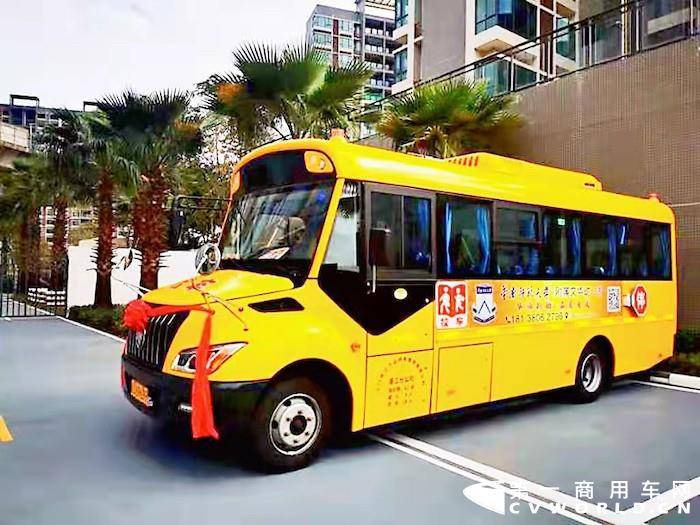 歐輝新一代健康校車(chē)在華南師大附屬文華幼兒園正式開(kāi)通服務(wù)
