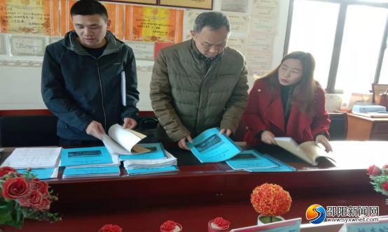 新邵縣龍溪鋪鎮(zhèn)開展校車安全隱患排查整治行動(dòng)