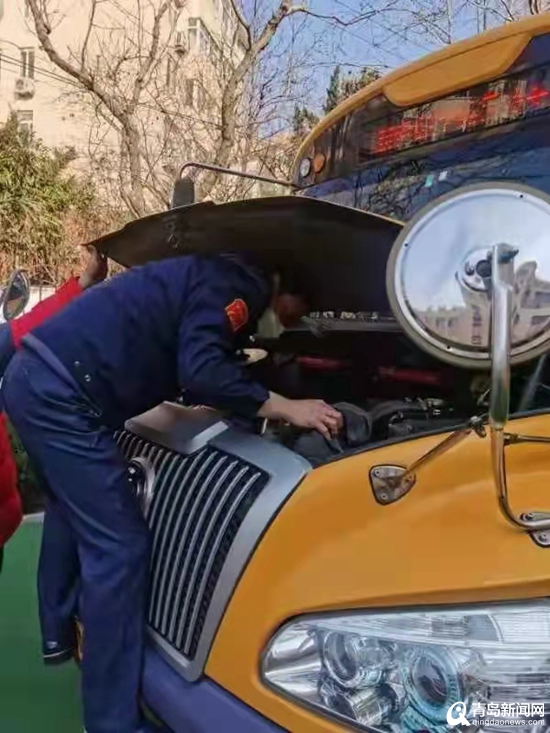 暖心！校車駕駛員即將退休 青大附中學(xué)生寫信送別