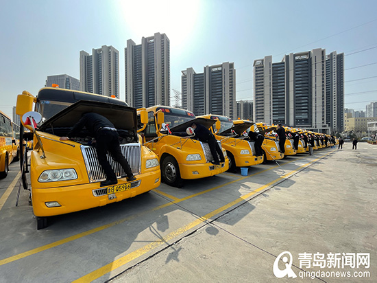 三方聯(lián)控城運控股交運溫馨校車為學(xué)生筑牢防疫“安全網(wǎng)”