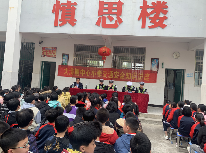 超員，校車司機準駕不符……全州交警開展校車安全整治
