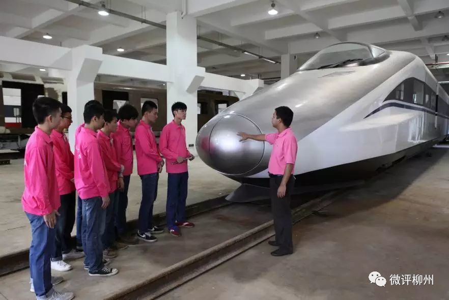 柳州這所學校的“校車”竟然是高鐵！