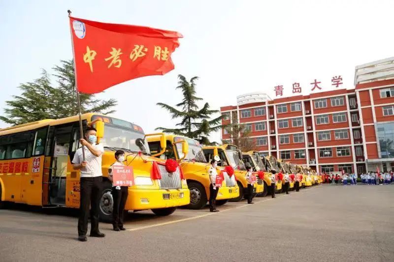 到今天上午，青島大鼻子校車開通整十年啦！
