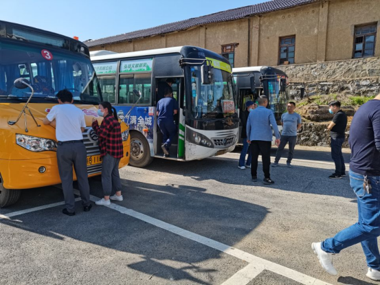 煙墩鎮(zhèn)開(kāi)展校車(chē)安全專(zhuān)項(xiàng)檢查整治工作
