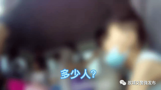 衡水1黑校車超載拉了一車孩子，連校車標牌都沒有！