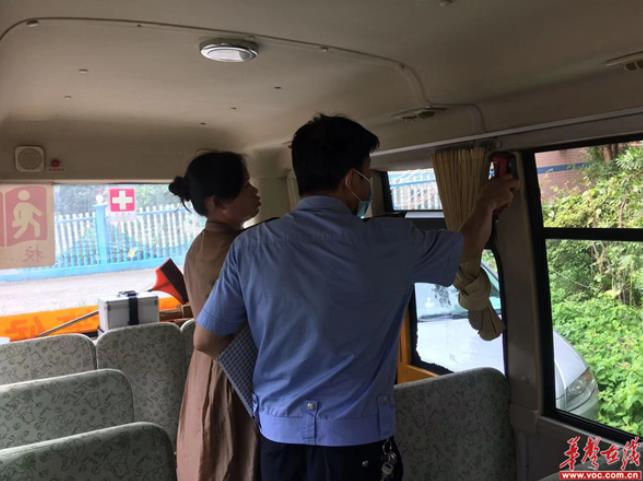 擰緊校車“安全閥”！洪江區校車辦開展暑假校車安全專項檢查