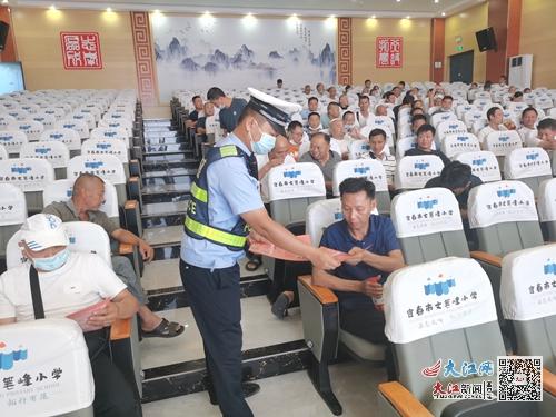 宜春交警舉辦校車司機安全管理培訓班