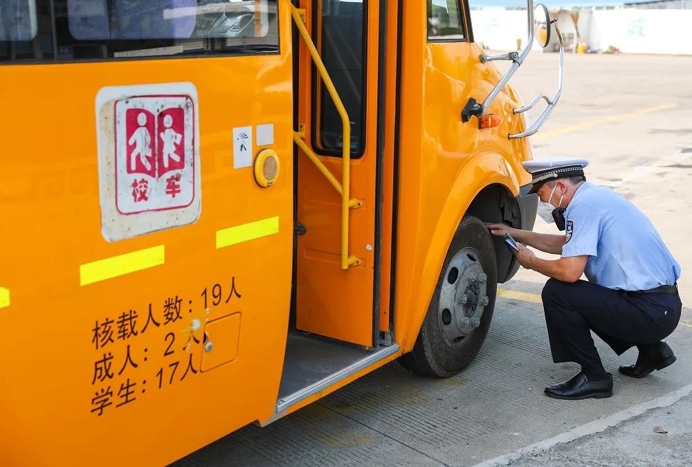 周邊道路“微改造”、校車校舍“做體檢”，松江警方全面護航“開學季”