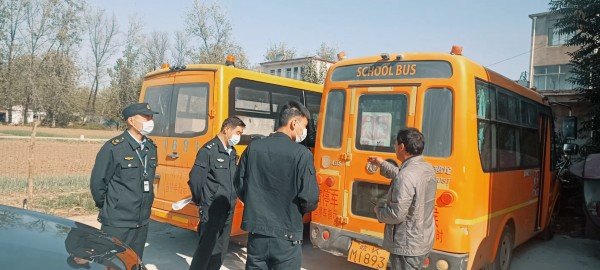 阜陽市潁東區(qū)楊樓孜鎮(zhèn)中心學(xué)校：校車安全無小事，事事關(guān)系千萬家