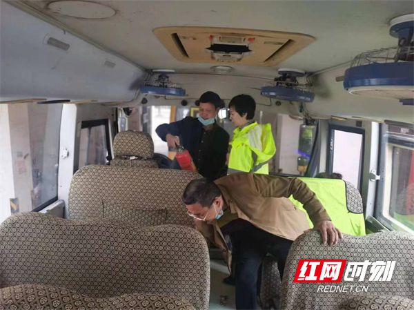 祁陽(yáng)：冬季校車(chē)安全“大體檢”為學(xué)生保駕護(hù)航