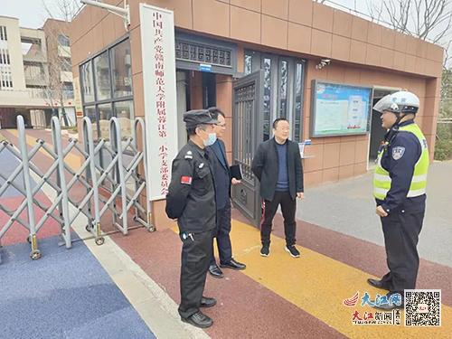 新學期要開始了，贛州交警正在全力準備