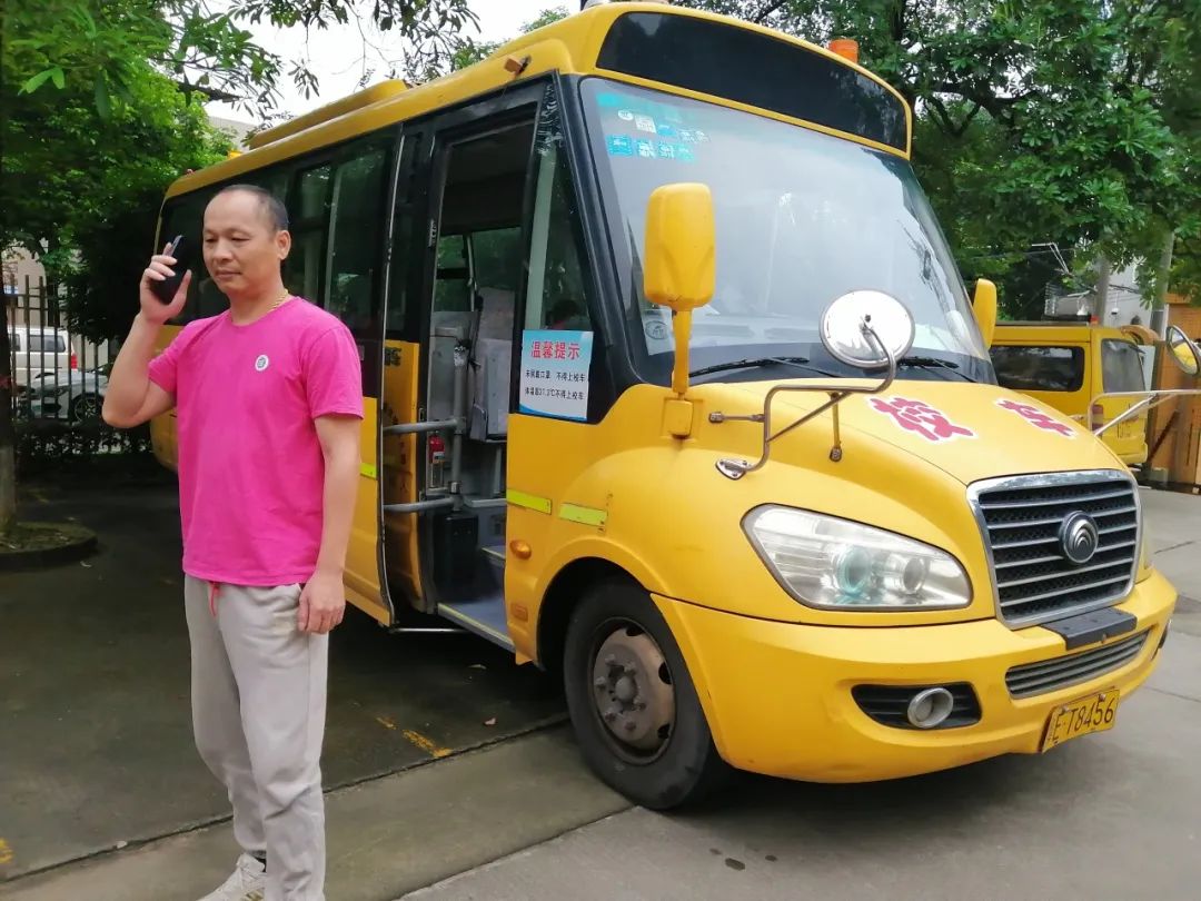 安全乘車，平安“童”行——2023學年下學期校車安全應急演練