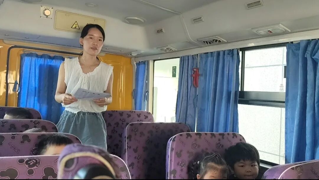 【校車安全】安全乘校車 平安伴我行——榜頭鎮(zhèn)藍(lán)天幼兒園校車安全應(yīng)急演練 【校車安全】安全乘校車 平安伴我行——榜頭鎮(zhèn)藍(lán)天幼兒園校車安全應(yīng)急演練