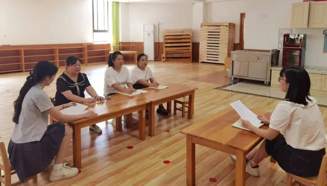 安全乘校車 平安伴我行——濱江泰合幼兒園校車安全應(yīng)急演練 安全乘校車 平安伴我行——濱江泰合幼兒園校車安全應(yīng)急演練