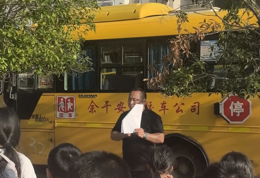 以練筑安全,守護上學路——古埠鎮(zhèn)中心小學開展校車安全應急演練 以練筑安全,守護上學路——古埠鎮(zhèn)中心小學開展校車安全應急演練