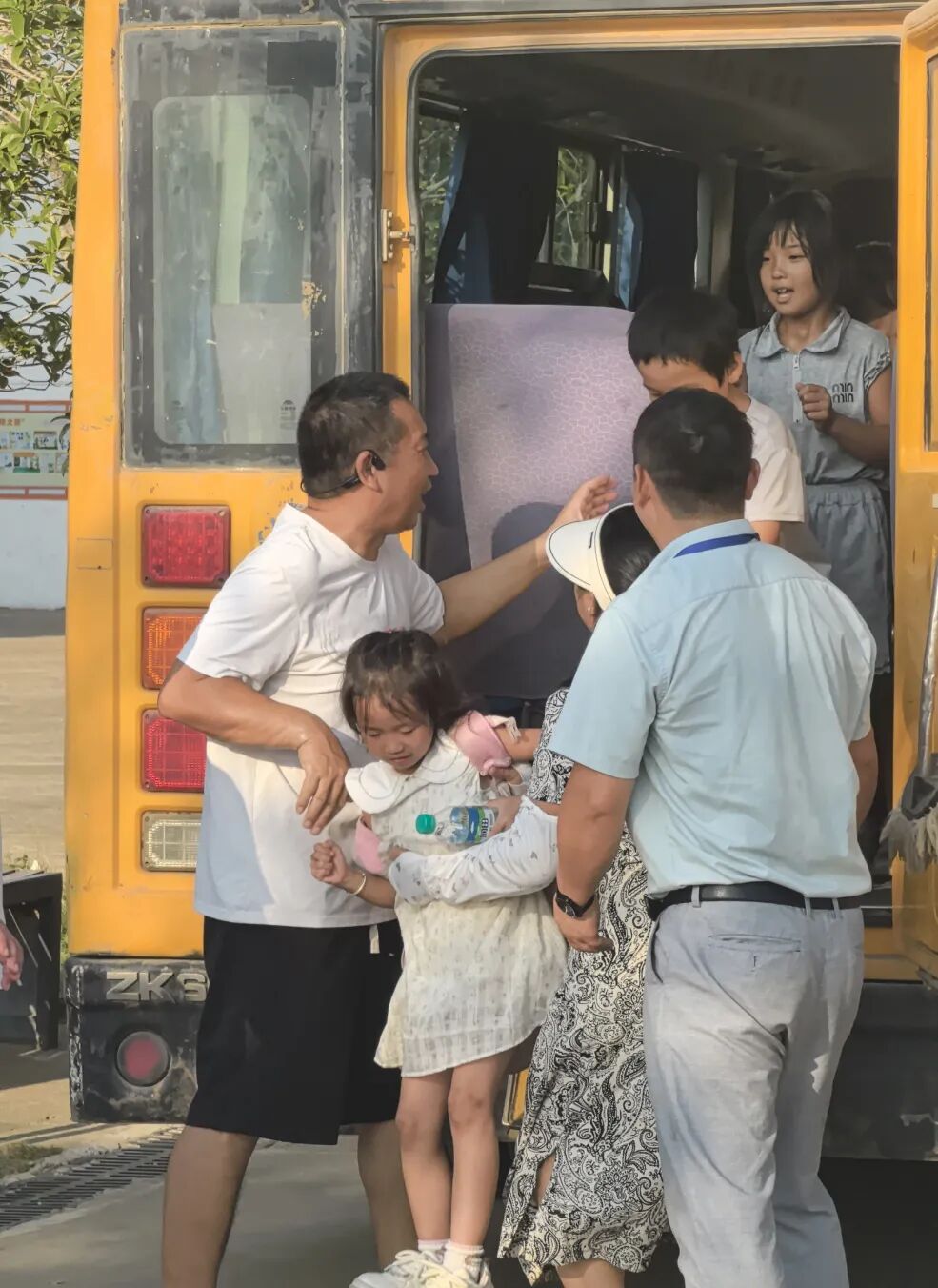 以練筑安全,守護上學路——古埠鎮(zhèn)中心小學開展校車安全應急演練 以練筑安全,守護上學路——古埠鎮(zhèn)中心小學開展校車安全應急演練