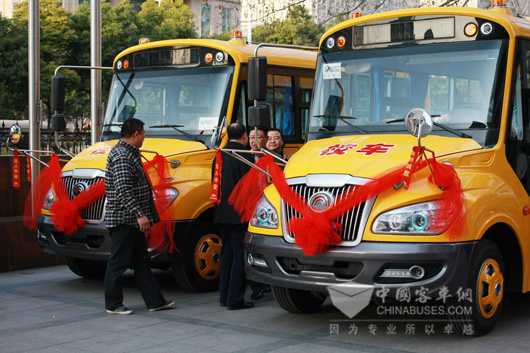 合肥民辦幼兒園代表參觀體驗(yàn)宇通校車