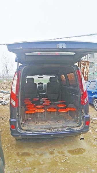 幼童黑校車上墜落身亡 什么樣的車能擔(dān)當(dāng)校車責(zé)任