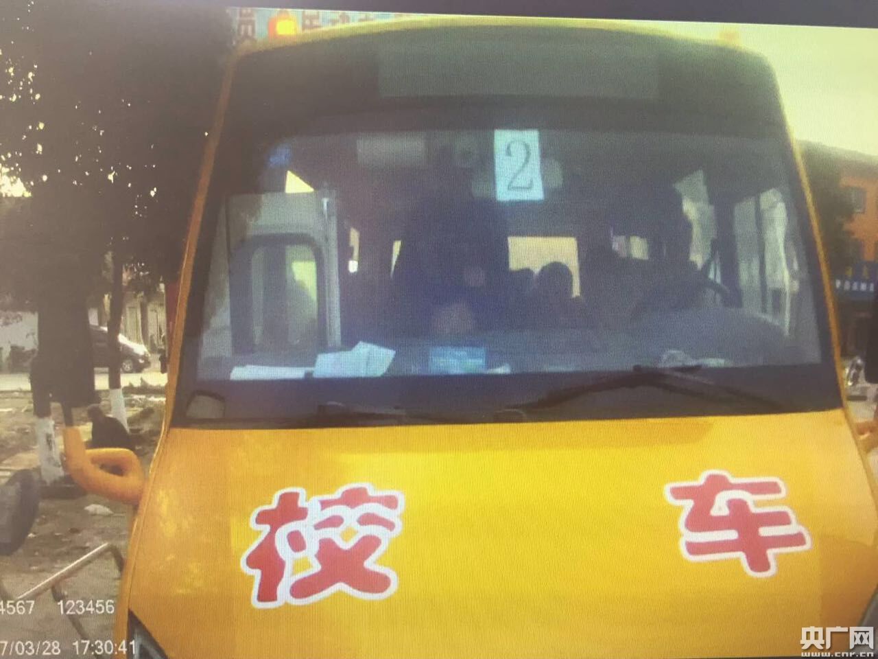 校車超員心存僥幸 司機被查追悔莫及 校車超員心存僥幸 司機被查追悔莫及