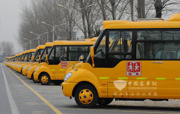廣東中山：校車非高速公路行駛時(shí)速不得超60公里