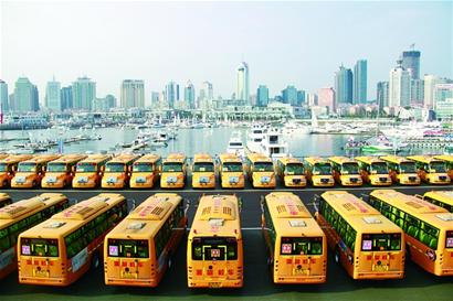 13萬(wàn)城鄉(xiāng)學(xué)子坐上專(zhuān)業(yè)校車(chē)
