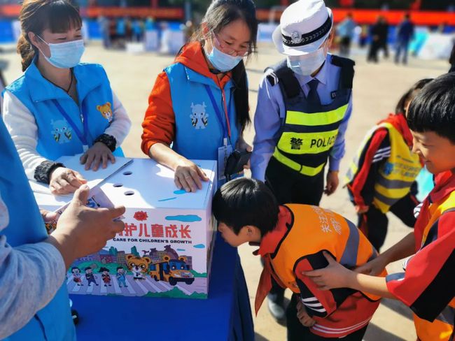 美麗鄉村行 | 關注交通安全 呵護兒童成長 保定公安交警攜手壹基金舉辦兒童交通安全公益行活動！