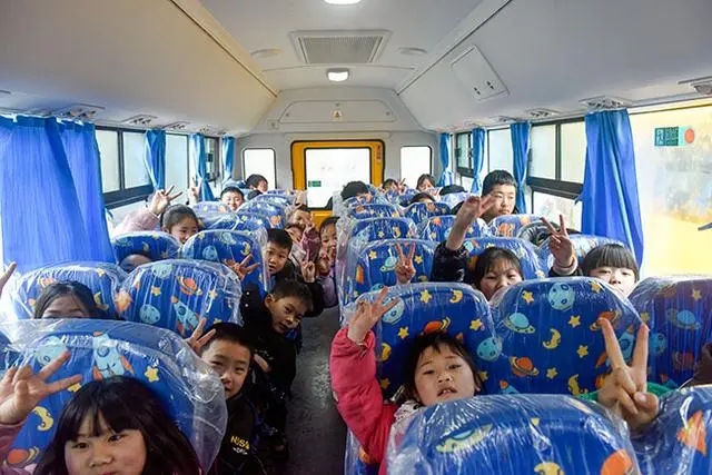 沅陵縣實(shí)現(xiàn)農(nóng)村學(xué)校專用校車服務(wù)全覆蓋