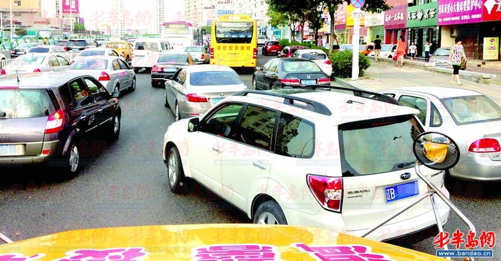 無車日跟隨校車體驗(yàn) 拍到16輛車搶道