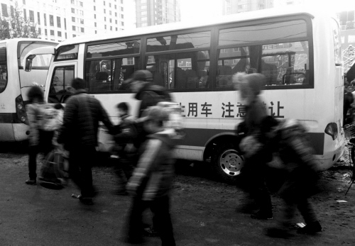 冷子堡的校車咋不拉我的孩