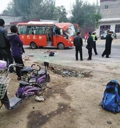 鶴壁浚縣司機(jī)超車校車側(cè)翻致1死5傷 全縣合規(guī)校車僅5輛