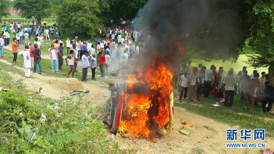 又是一起校車事故，已致7人死亡