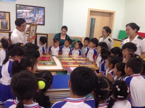 青島交運協助中德生態園小學為幼兒園提供校園體驗服務