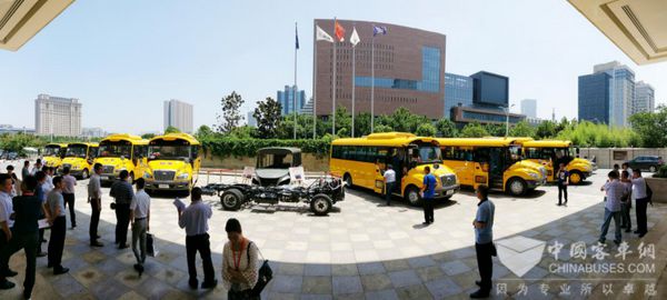 為什么說校車市場(chǎng)前景廣闊?宇通校車暑期高峰論壇給出答案