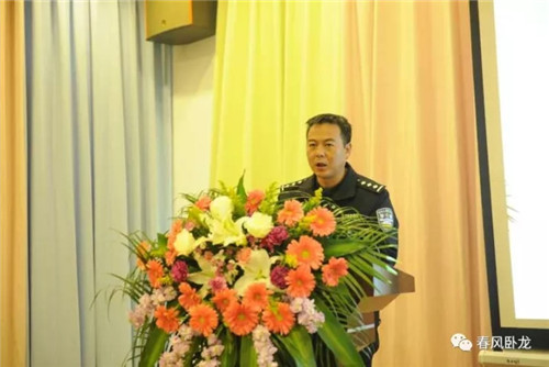 臥龍區(qū)教體局對校車安全工作使用培訓(xùn)并現(xiàn)場操作示范