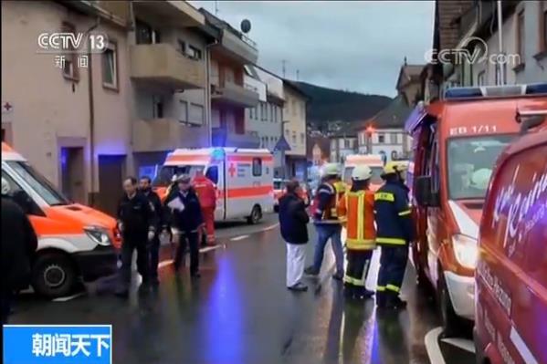 德國一校車發(fā)生交通事故 48人受傷包括43名兒童