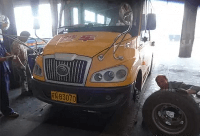 汽運(yùn)修理廠為暑期校車“保駕護(hù)航”