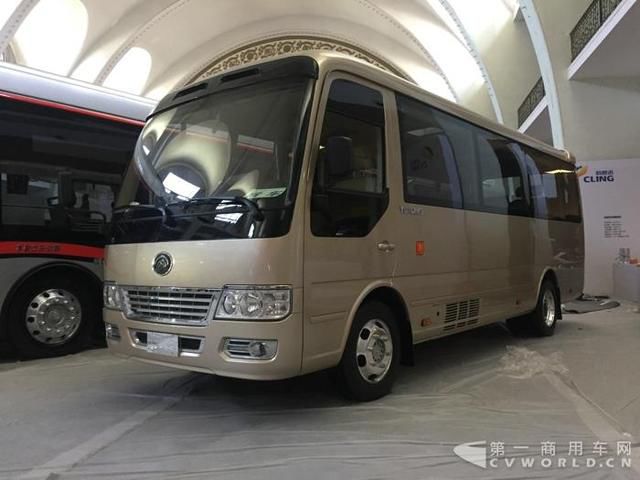 智能化與高端化產(chǎn)品亮相 宇通打響道路運(yùn)輸?shù)谝粯? border=