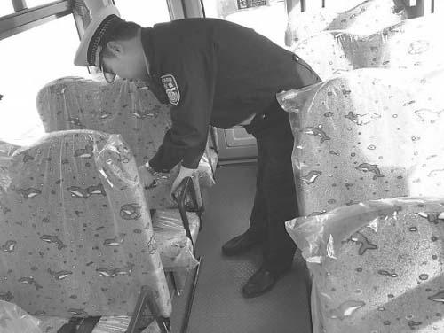 統(tǒng)一校車管理　保障學生安全