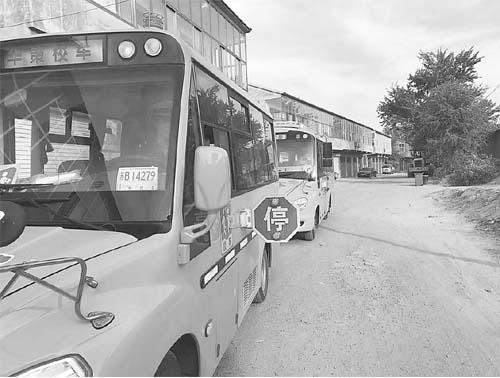 統(tǒng)一校車管理　保障學生安全