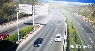 昆石高速公路倒車致7人受傷4車受損，只罰400元扣18分？