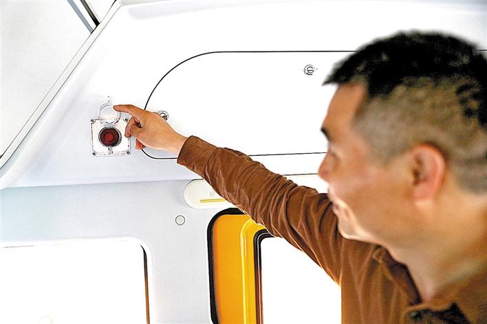 書記信箱：校車是否安全 一個按鍵讓家長放心